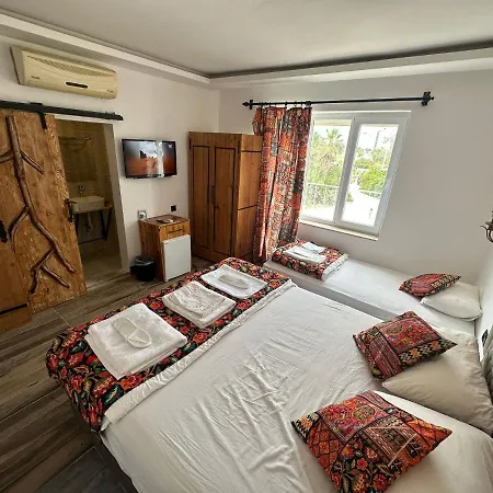 White Country Boutique 3*