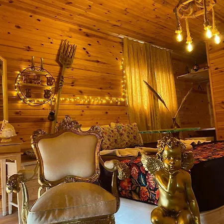 White Country Boutique 3*